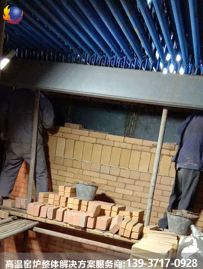 鍋爐爐墻高鋁耐火磚砌筑現場 鍋爐爐墻高鋁耐火磚砌筑現場